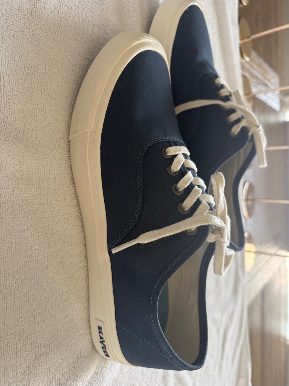 Men's Navy Canvas Low-Top seavees Sneakers with White Laces - Picture 5 of 6